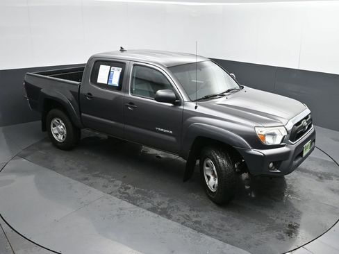 Used 2015 Toyota Tacoma PreRunner image 37