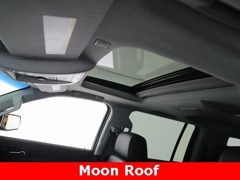 Used 2019 Chevrolet Suburban Premier image 18
