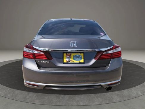 Used 2017 Honda Accord EX image 4
