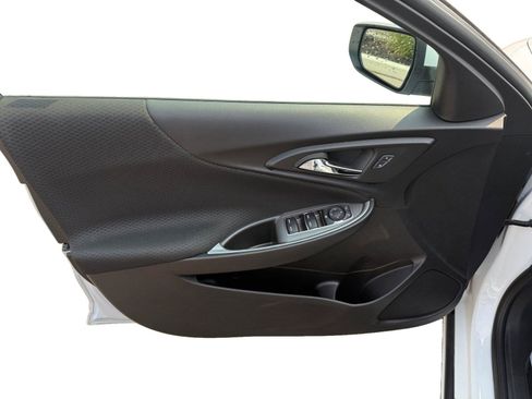 Used 2024 Chevrolet Malibu LT w/ Sport Edition FWD image 9