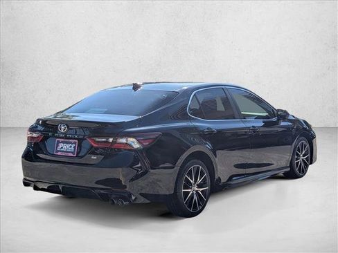 Used 2023 Toyota Camry SE FWD image 5