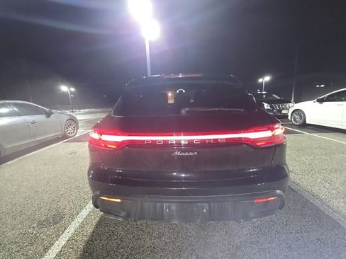 Used 2022 Porsche Macan image 10