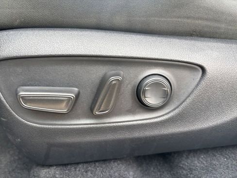 Used 2025 Toyota RAV4 XLE image 22