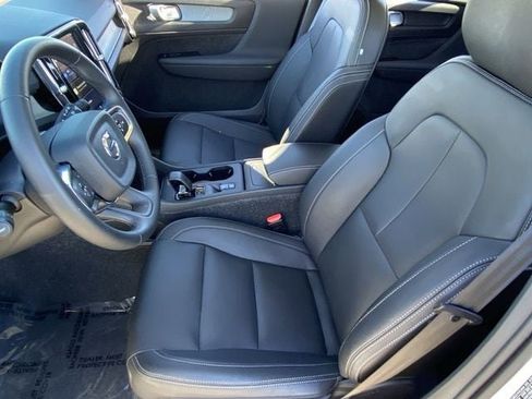 Certified 2025 Volvo XC40 B5 Core w/ Protection Package Premier AWD/4WD image 21