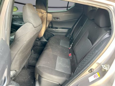 Used 2018 Toyota C-HR XLE FWD image 27