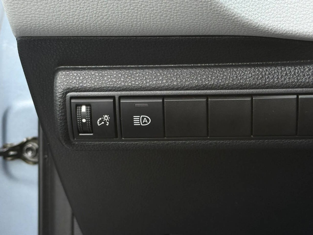 Used 2021 Toyota Corolla SE FWD image 13