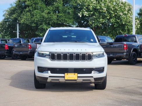 Certified 2024 Jeep Wagoneer L Series II RWD image 2