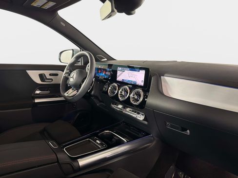 Used 2024 Mercedes-Benz GLA 35 AMG 4MATIC w/ Exclusive Package image 25