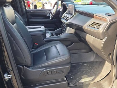 Used 2023 Chevrolet Suburban Z71 w/ Luxury Package AWD/4WD image 11