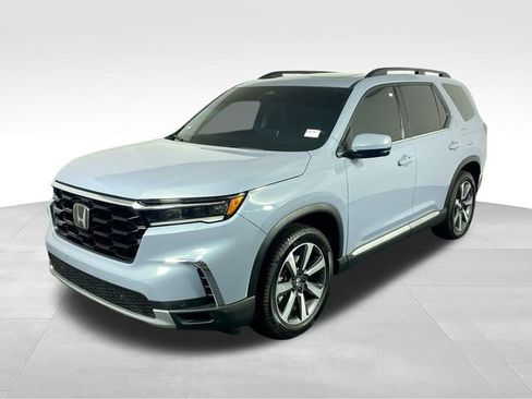 Used 2024 Honda Pilot Touring image 1