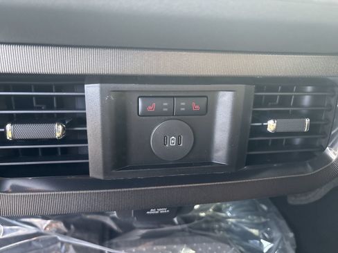 New 2026 Ford F250 Platinum AWD/4WD image 4