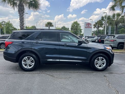 Used 2023 Ford Explorer XLT AWD/4WD image 11