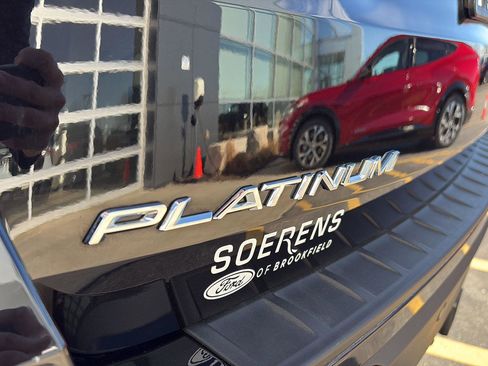 Used 2025 Ford Explorer Platinum w/ LUX Leather Package image 7