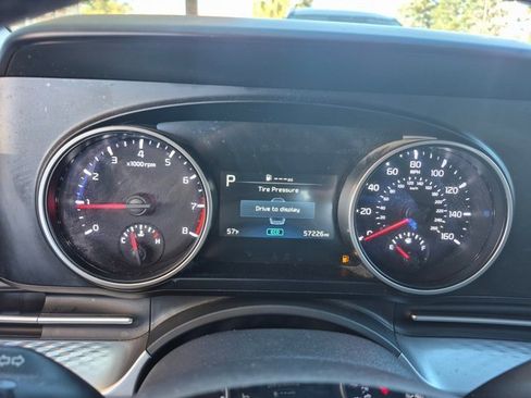 Used 2023 Kia Carnival LX image 24