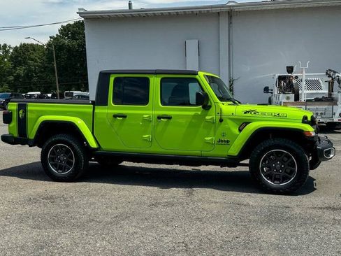 Used 2021 Jeep Gladiator Overland AWD/4WD image 2