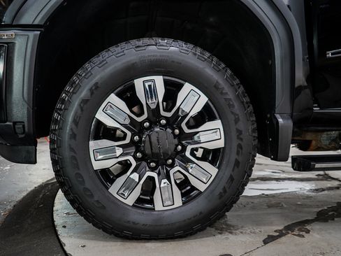 Used 2025 GMC Sierra 2500 Denali w/ Denali Reserve Package AWD/4WD image 35