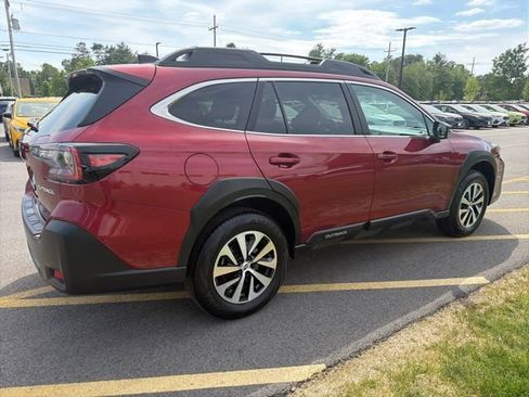 Used 2024 Subaru Outback Premium AWD/4WD image 5