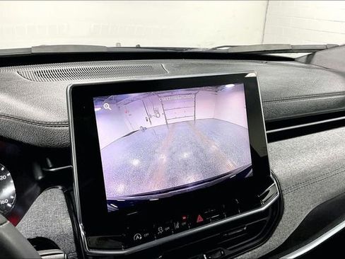 Used 2024 Jeep Compass Latitude image 15