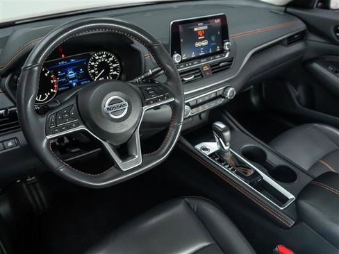 Used 2022 Nissan Altima 2.5 SR FWD image 16