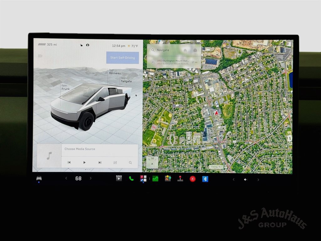 Used 2026 Tesla Cybertruck AWD Crew Cab image 19