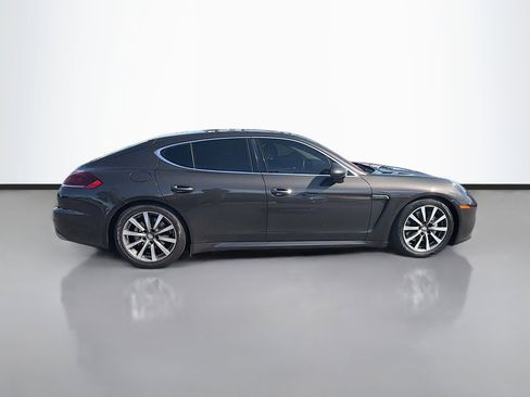 Used 2014 Porsche Panamera 4S image 3