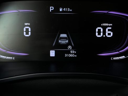 Used 2025 Kia Soul LX w/ LX Technology Package FWD image 36