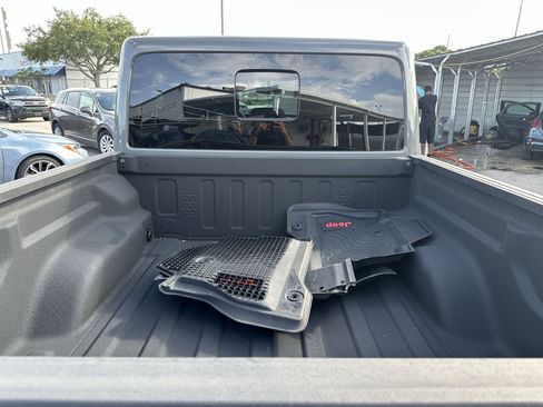 Used 2021 Jeep Gladiator Overland AWD/4WD image 19