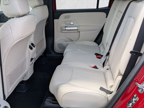 New 2026 Mercedes-Benz GLB 250 4MATIC image 17