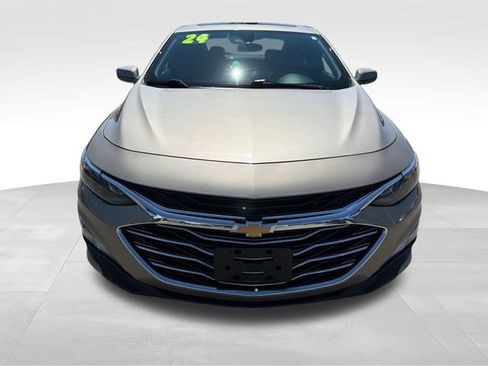 Used 2024 Chevrolet Malibu LT FWD image 2
