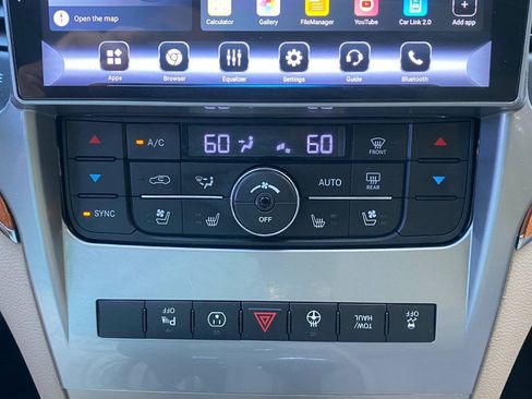 Used 2013 Jeep Grand Cherokee Overland AWD/4WD image 30