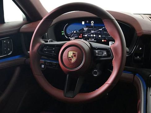 Certified 2024 Porsche Panamera 4 image 12