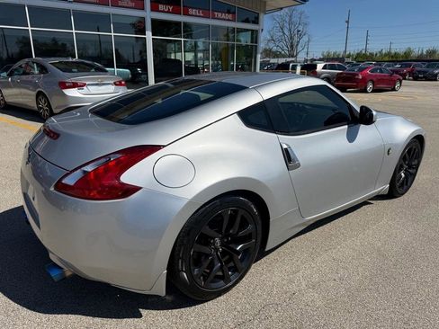 Used 2015 Nissan 370Z Coupe RWD image 8