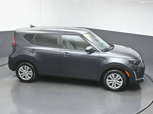 Used 2025 Kia Soul LX FWD image 48