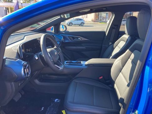 New 2026 Chevrolet Equinox EV LT image 9