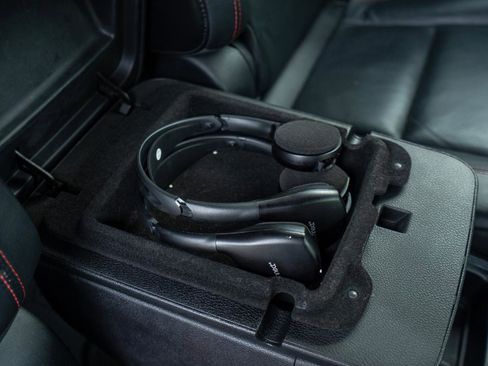 Used 2015 Dodge Durango R/T w/ Technology Group AWD/4WD image 24