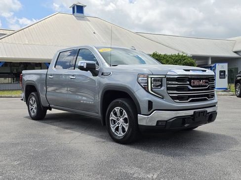 Used 2025 GMC Sierra 1500 SLT AWD/4WD image 7