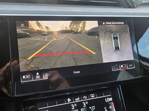 Used 2020 Audi e-tron Premium Plus image 24