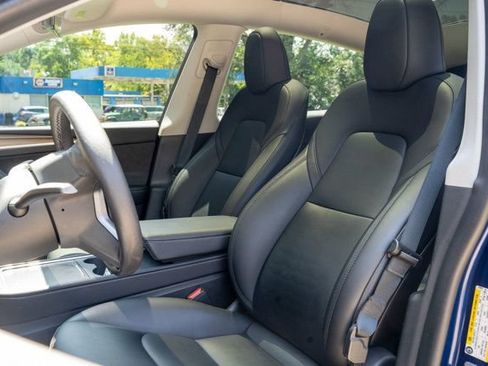 Used 2023 Tesla Model Y AWD image 18