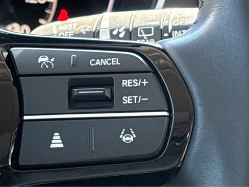 Used 2025 Honda Pilot EX-L image 10