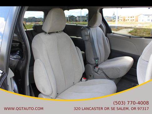 Used 2012 Toyota Sienna LE FWD image 21