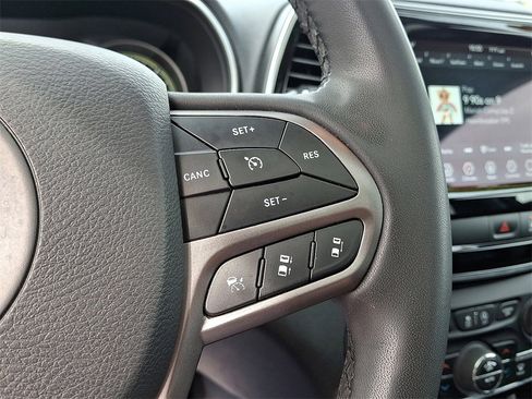 Used 2022 Jeep Cherokee Limited image 22