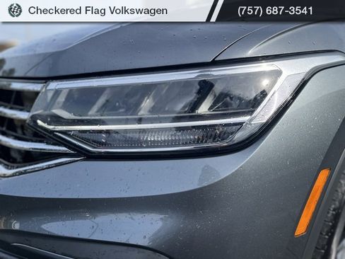 Used 2024 Volkswagen Tiguan SE image 11