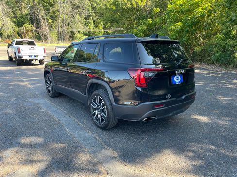 Used 2021 GMC Acadia SLT w/ Elevation Edition FWD image 3
