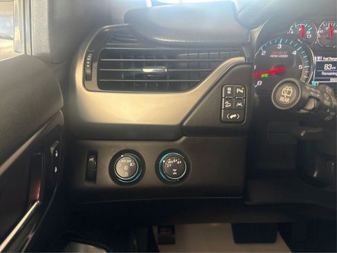 Used 2019 Chevrolet Tahoe LT w/ Off-Road Package AWD/4WD image 18