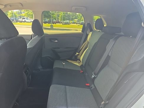 Used 2023 Nissan Rogue SV FWD image 12