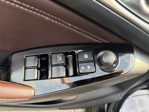 Used 2018 MAZDA MAZDA3 Touring FWD image 12