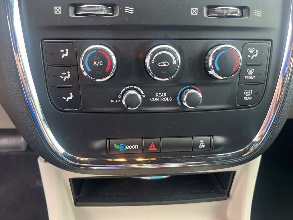 Used 2018 Dodge Grand Caravan SXT FWD image 6