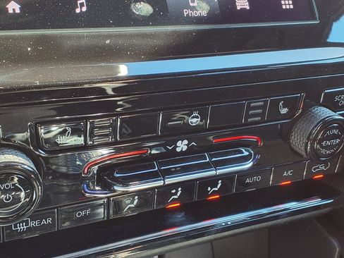 New 2025 Jeep Grand Cherokee L Altitude image 10