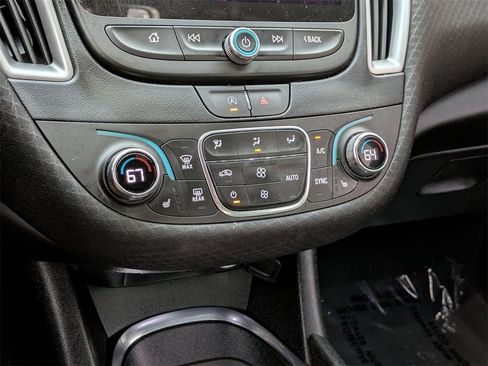 Used 2024 Chevrolet Malibu LT image 17