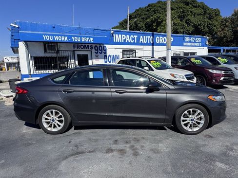 Used 2019 Ford Fusion SE FWD image 4